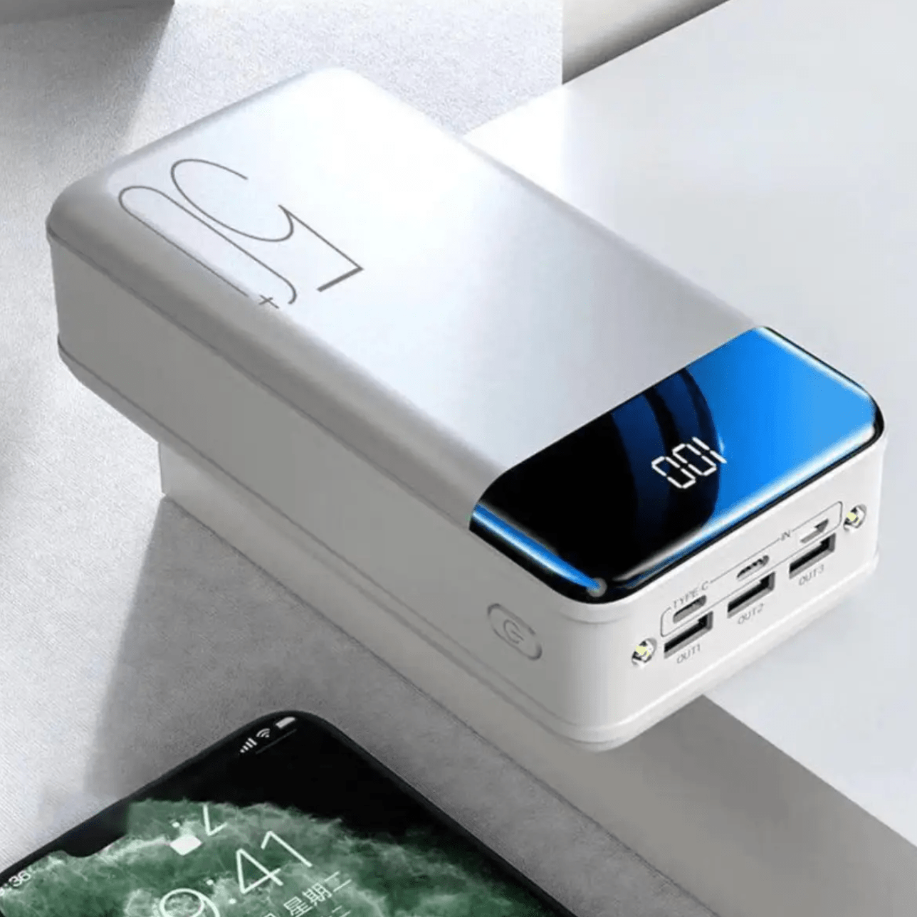 Batterie Externe 100 000 mAh - Recharge Ultra Rapide et Portable