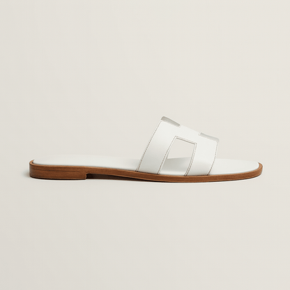 Sandali Bassi in Pelle con Cinturino Cut Out