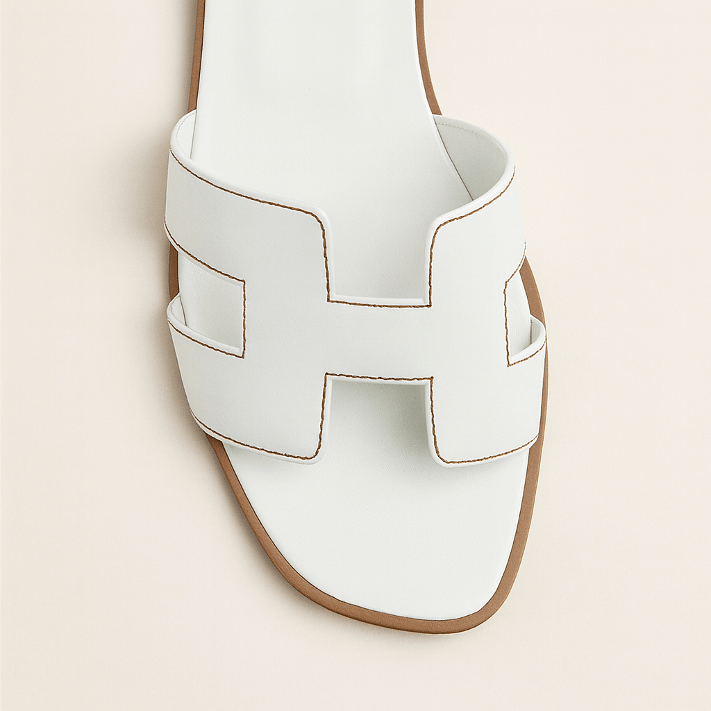 Sandali Bassi in Pelle con Cinturino Cut Out