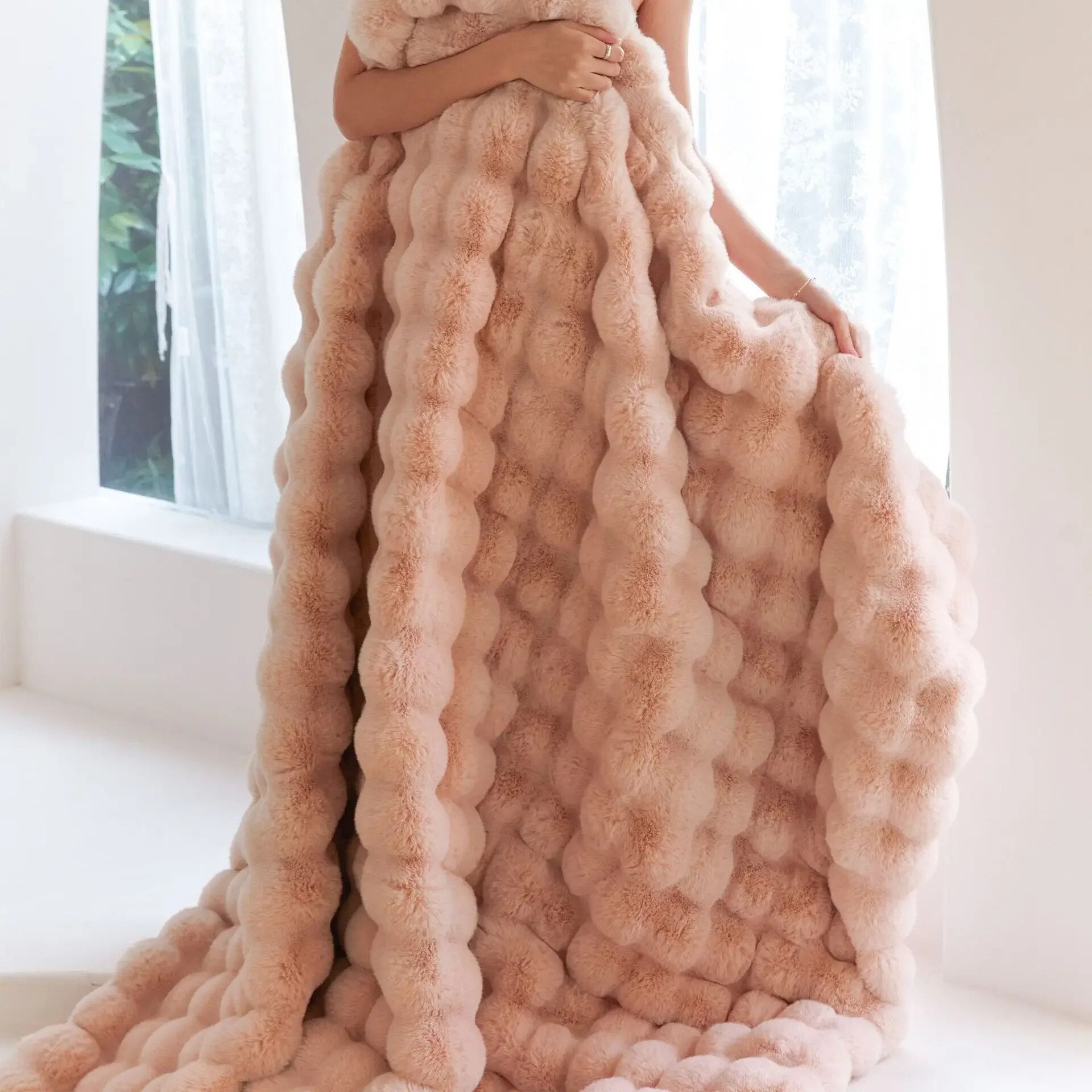 WarmWol Plush Blanket — Soft, Warm & Machine Washable 3