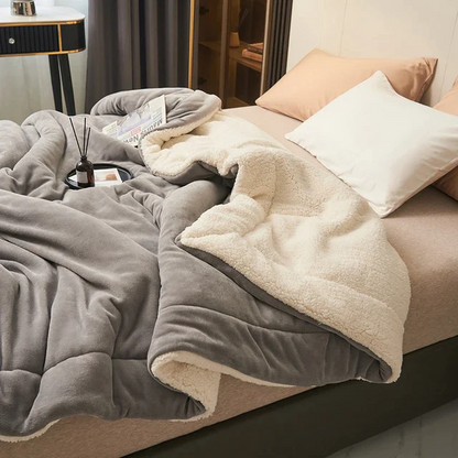 SoftHug Luxury Fleece Blanket — Soft, Warm & Machine Washable 2