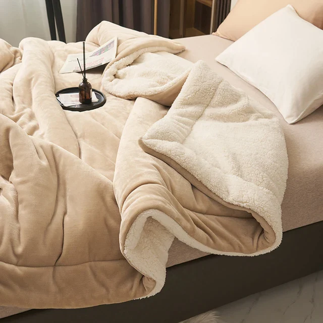 SoftHug Luxury Fleece Blanket — Soft, Warm & Machine Washable 4