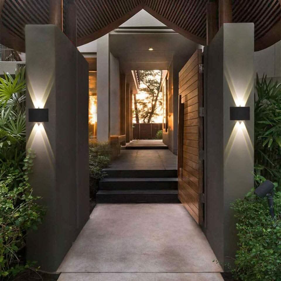 Waterdichte LED Buitenwandlamp in Aluminium - Elegant en Veilig Ontwerp