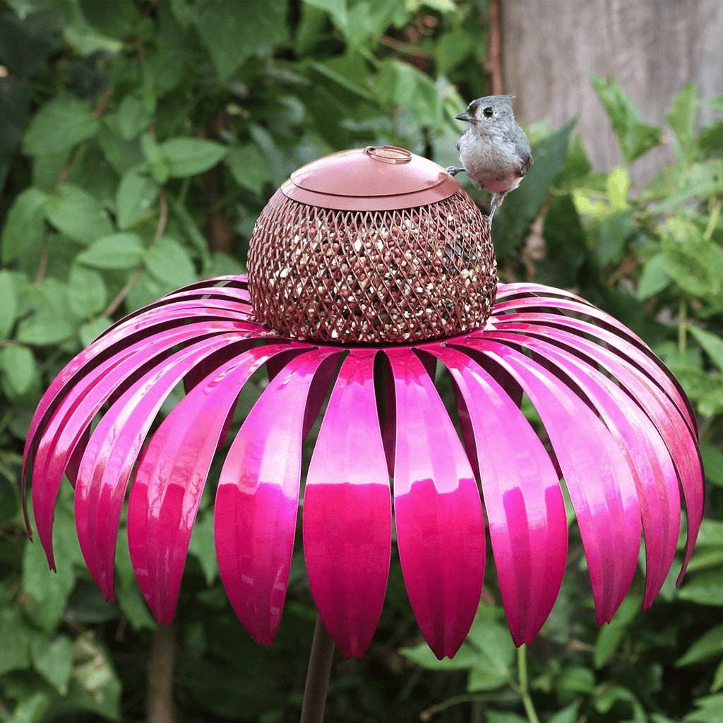 Mangiatoia per Uccelli in Metallo Design Girasole con Petali Rosa