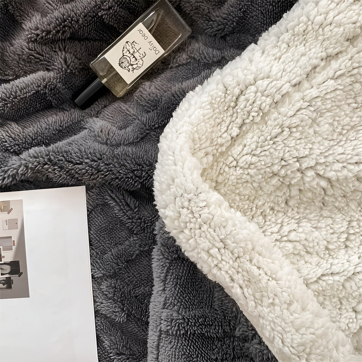 Reversible Fleece Blanket – Soft & Warm Winter Comfort 4