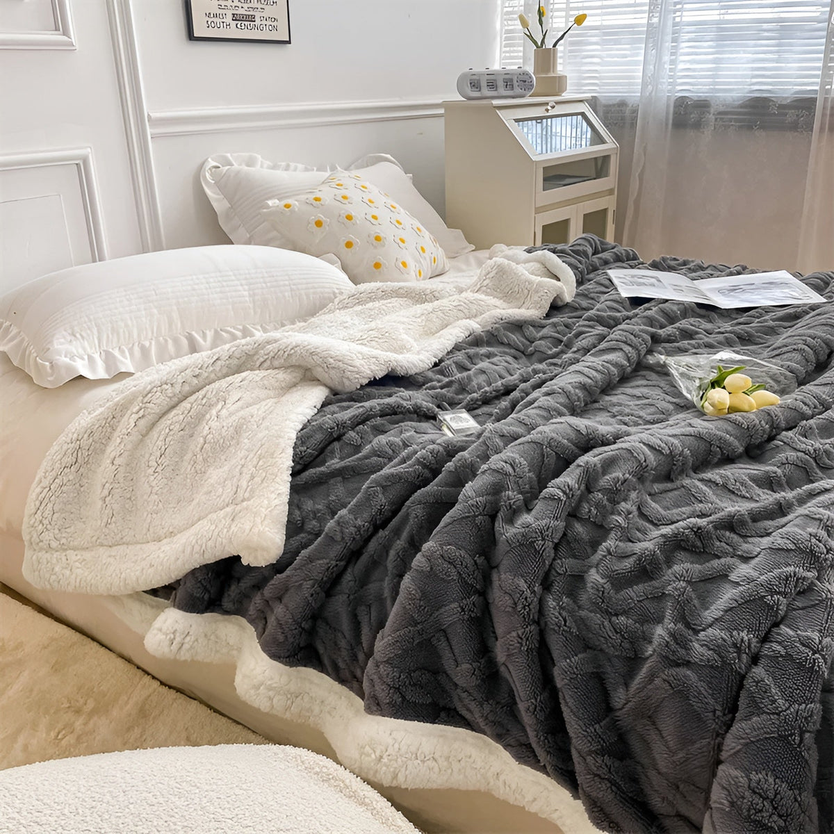 Reversible Fleece Blanket – Soft & Warm Winter Comfort 3