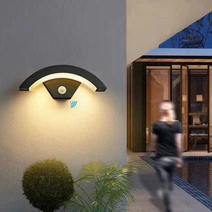 Lampada da Parete Esterno LED con Sensore di Movimento – IP65