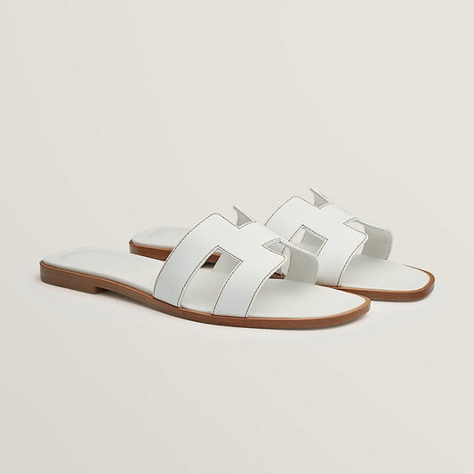Sandali Piatti in Pelle Bianca con Design Cut-Out e Suola in Legno
