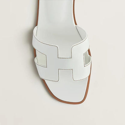 Sandali Piatti in Pelle Bianca con Design Cut-Out e Suola in Legno
