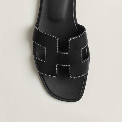 Sandali Piatti in Pelle Bianca con Design Cut-Out e Suola in Legno
