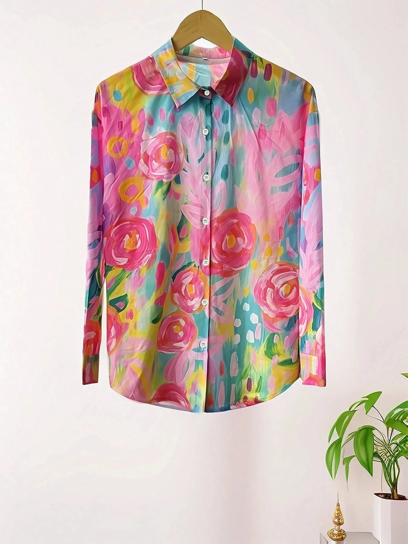 Blusa Colorata con Stampa Vivace e Vestibilità Morbida