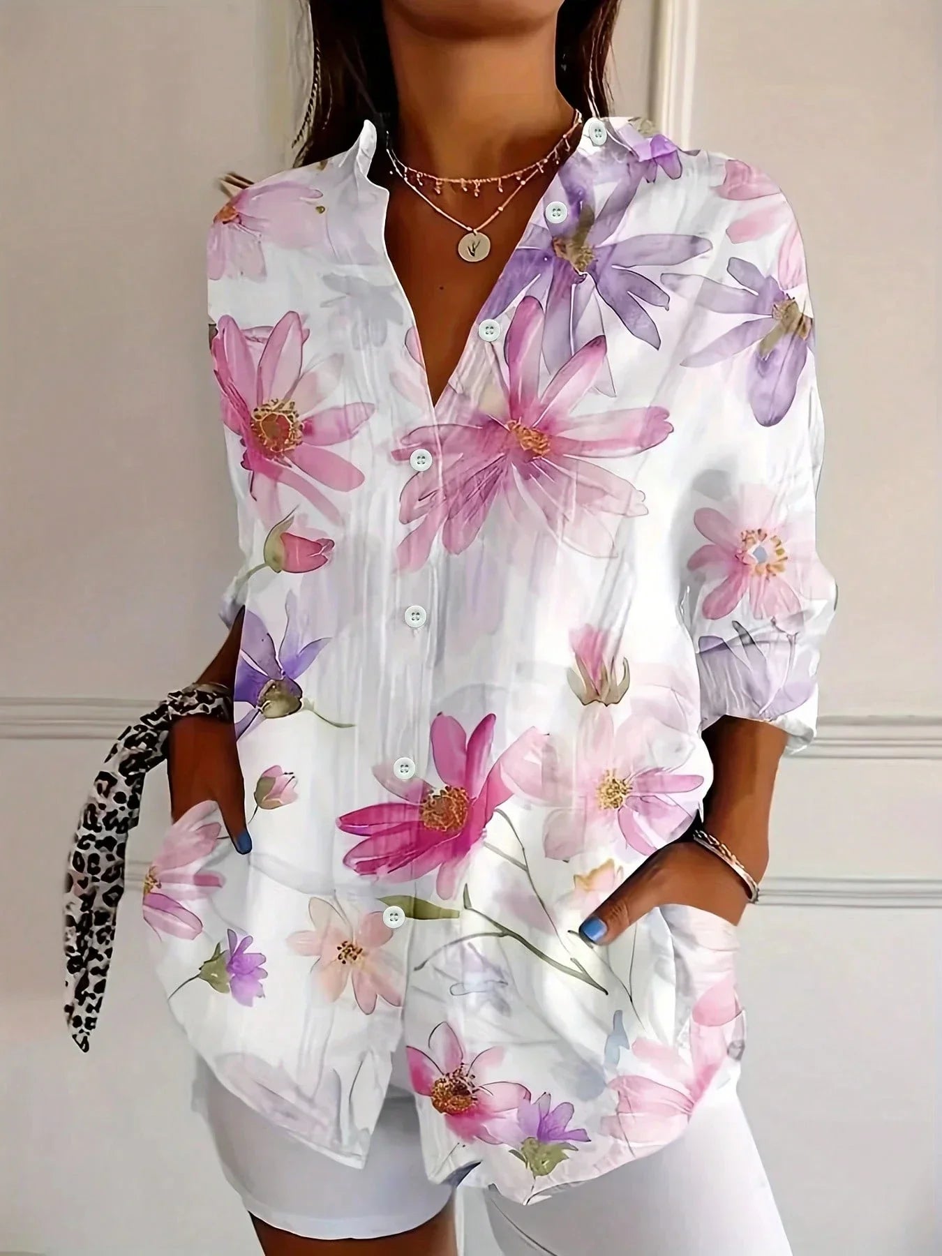 Blusa Colorata con Stampa Vivace e Vestibilità Morbida