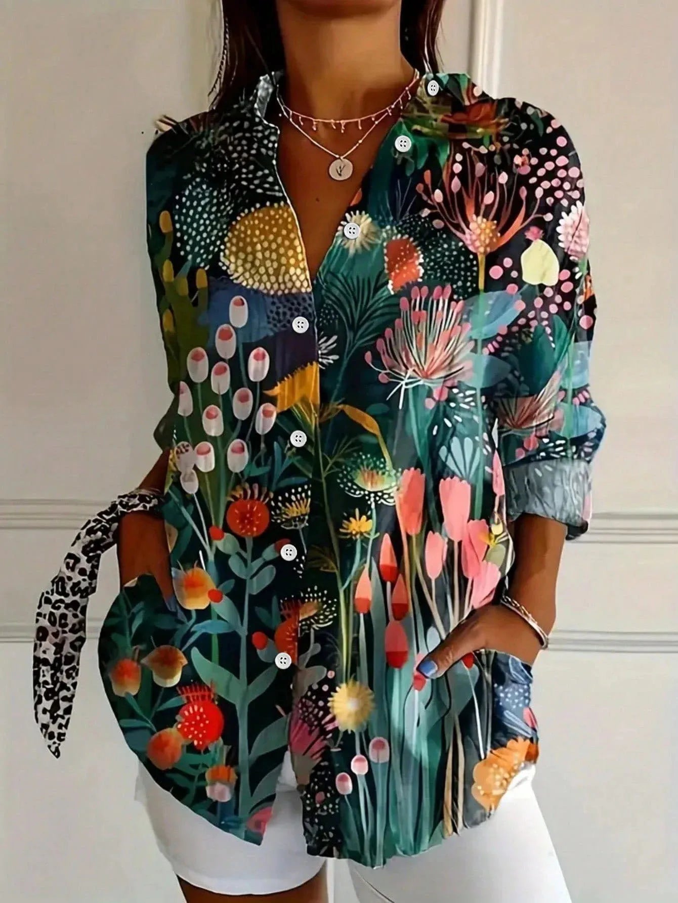 Blusa Colorata con Stampa Vivace e Vestibilità Morbida