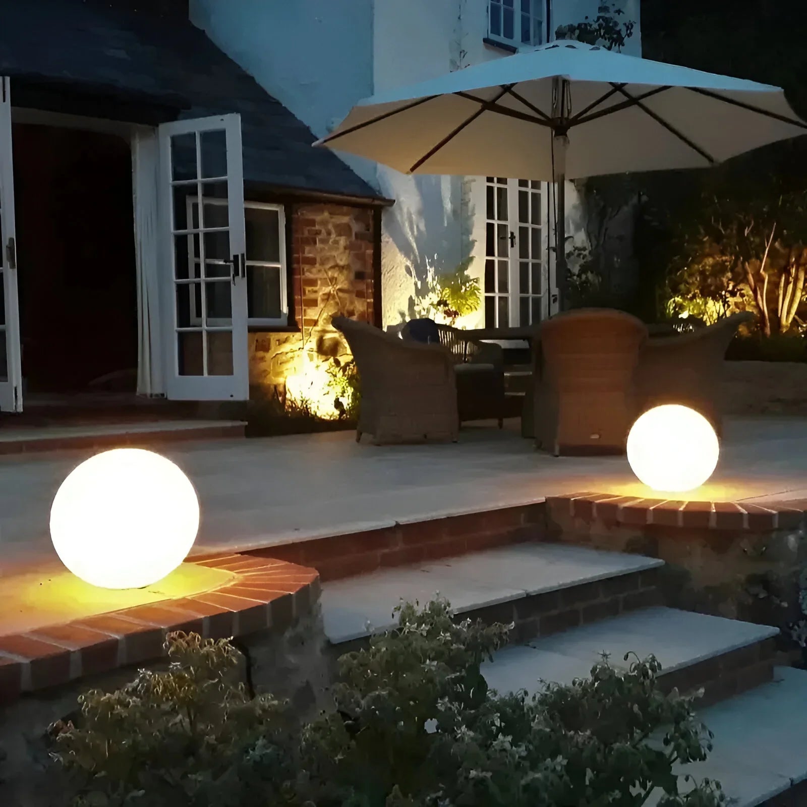 LumiGlobe Color-Changing LED Sphere — Wireless Garden Light 3