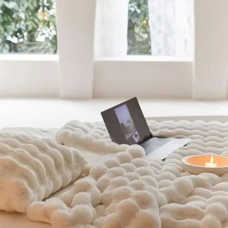 WarmWol Plush Blanket — Soft, Warm & Machine Washable 7