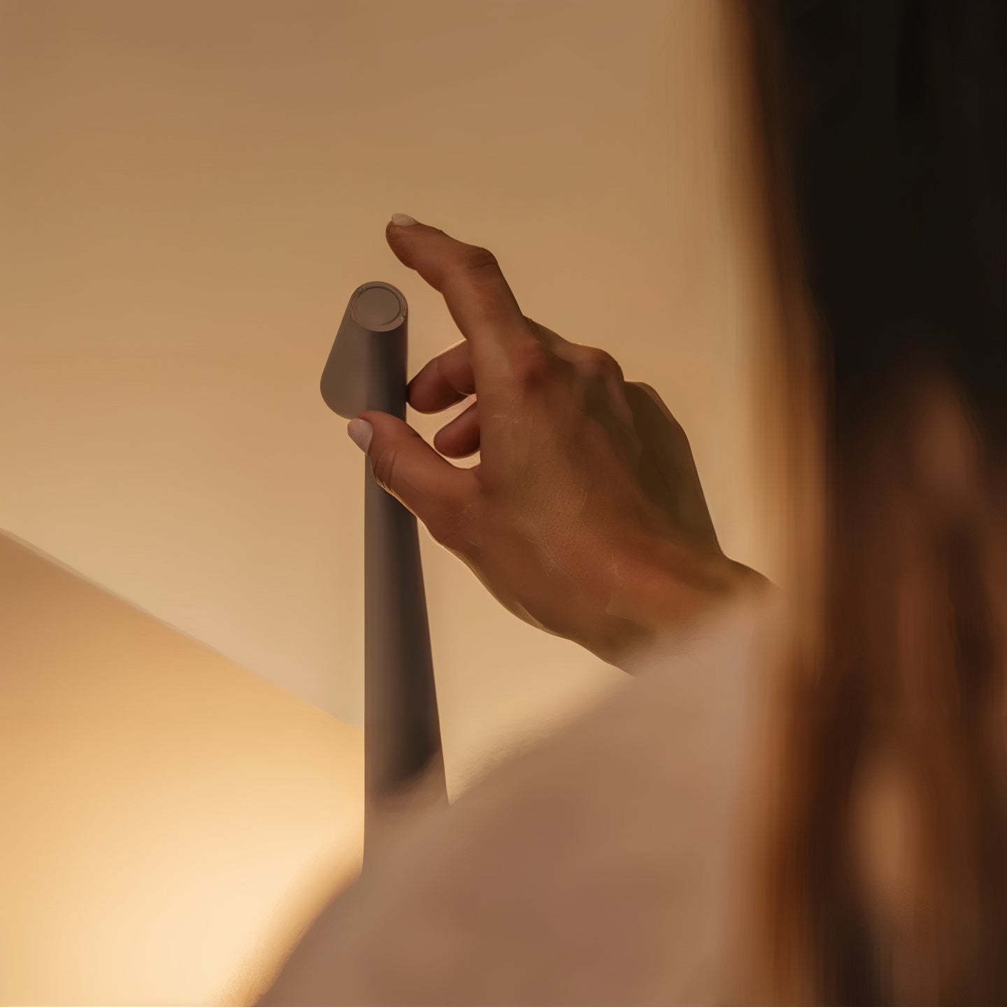 LumiTouch Cordless LED Table Lamp — Touch Dimmable 20h Battery 7