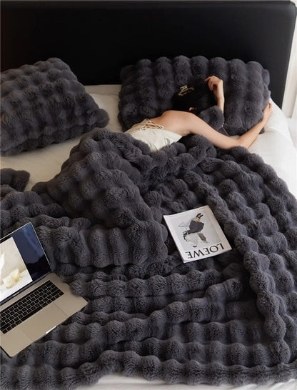 WarmWol Plush Blanket — Soft, Warm & Machine Washable 2