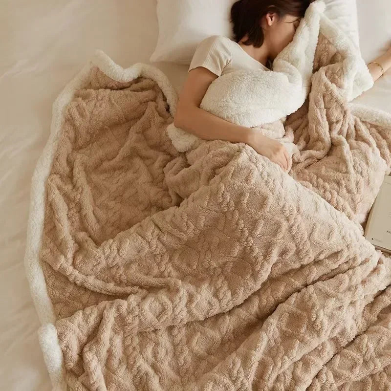 WarmWool Winter Fleece Blanket — Soft Lamb Wool Double-Sided 4
