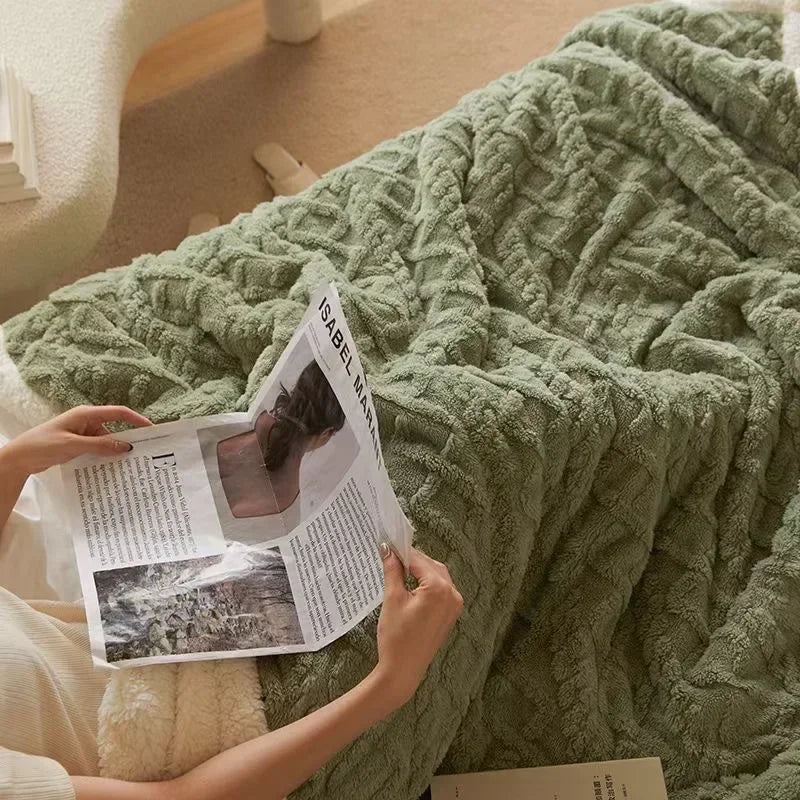 WarmWool Winter Fleece Blanket — Soft Lamb Wool Double-Sided 2