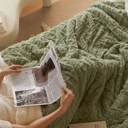 WarmWool Winter Fleece Blanket — Soft Lamb Wool Double-Sided 2