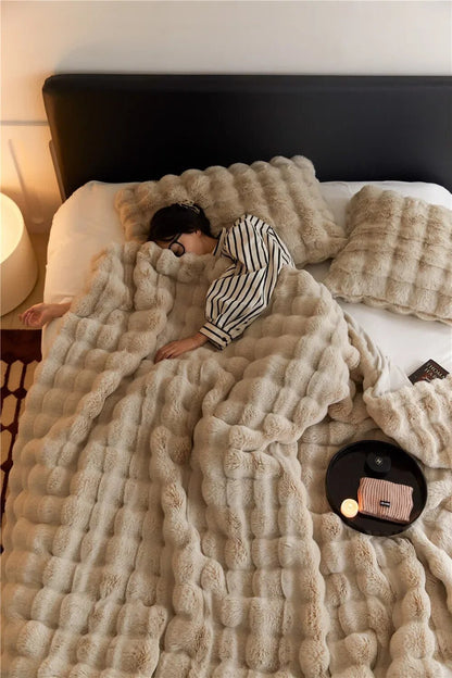WarmWol Plush Blanket — Soft, Warm & Machine Washable 1