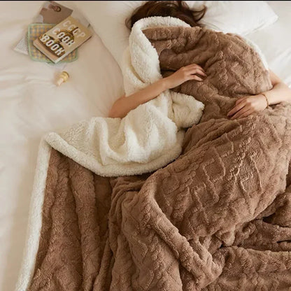WarmWool Winter Fleece Blanket — Soft Lamb Wool Double-Sided 1