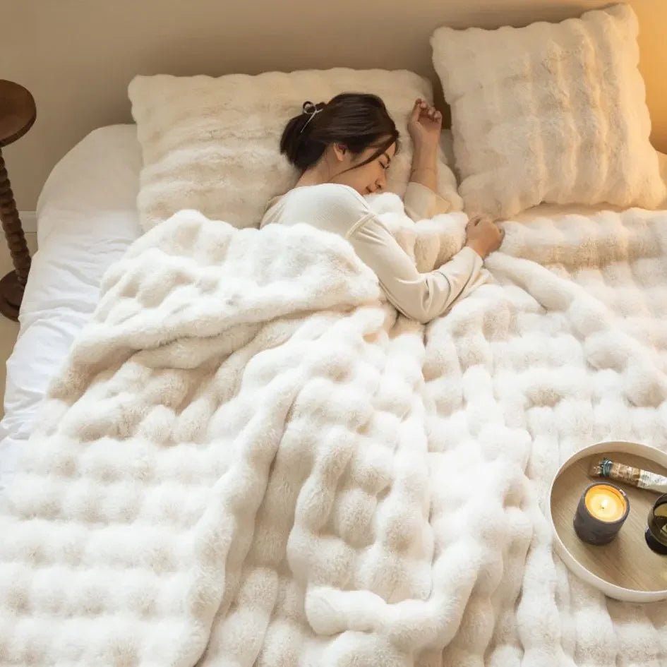 WarmWol Plush Blanket — Soft, Warm & Machine Washable 4