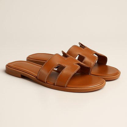 Sandali Bassi in Pelle con Cinturino Cut Out