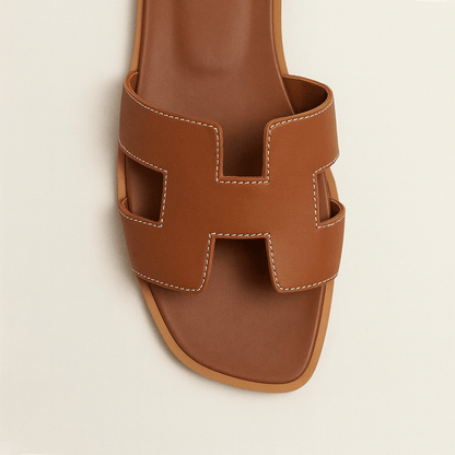 Sandali Bassi in Pelle con Cinturino Cut Out
